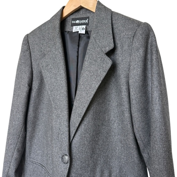 Sag Harbor Jackets & Blazers - VINTAGE! Sag Harbor Women's Wool Blazer Jacket Gray Size 8P One-Button Casual